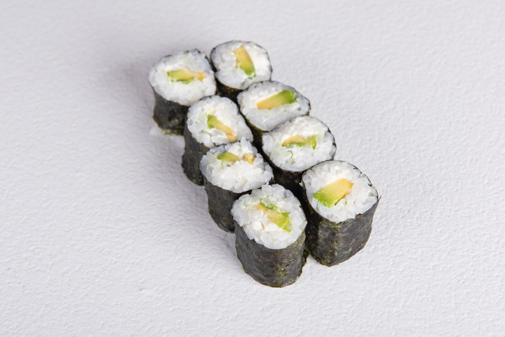 Avocado and cheese maki (8 pieces)