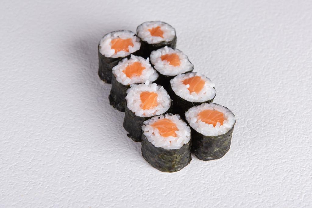 Salmon maki (8 pieces)